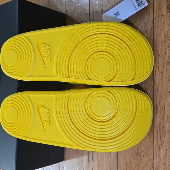 Kobe Bryant Off Court Slides Men's Size 11 Yellow Lightening Black - Picture 7 of 12